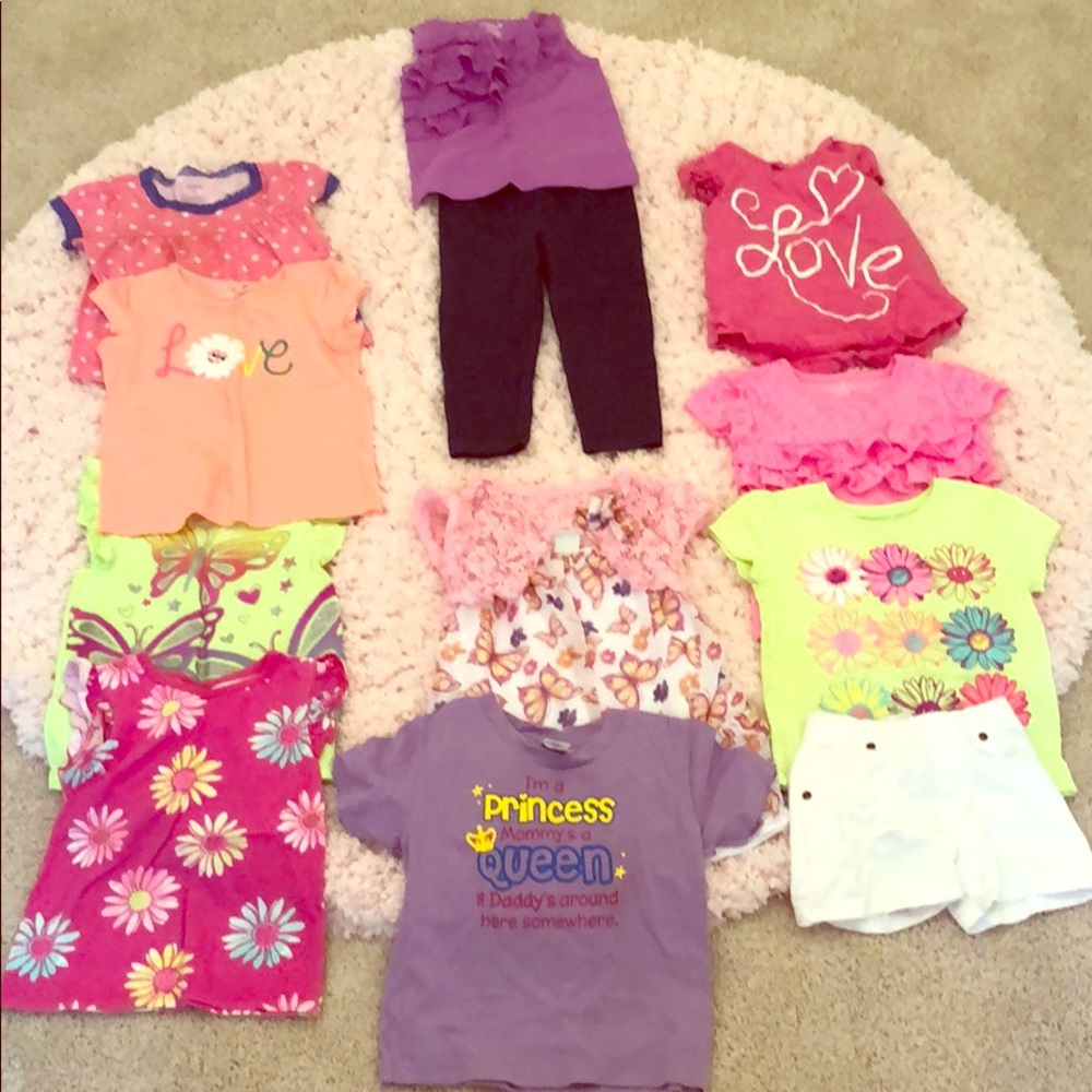 Girls Lot of 2T and 3T Play Clothes